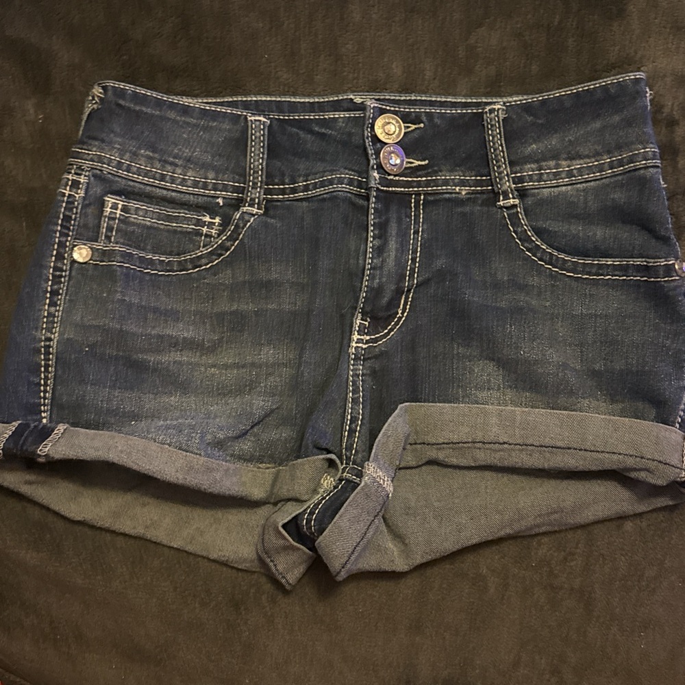 dark wash denim sequined wallflower shorts! 🪩